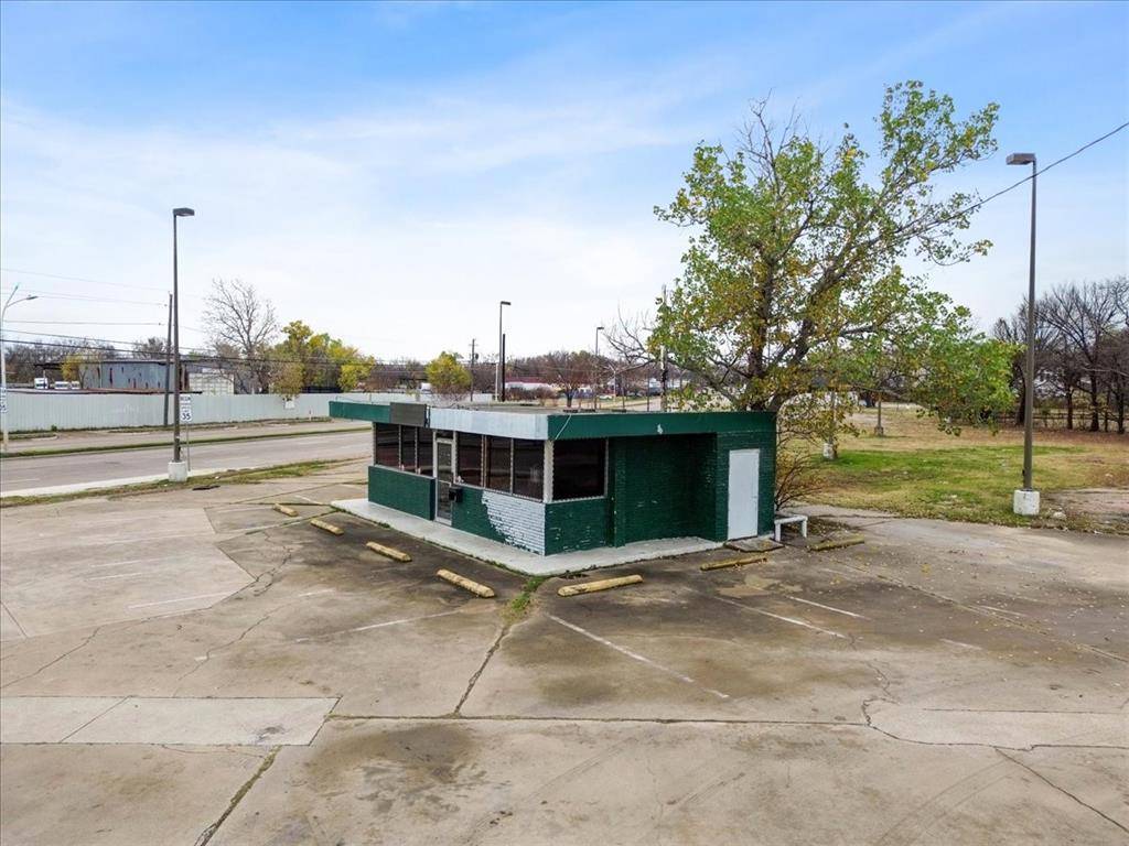 3333 Cedar Crest Boulevard, Dallas, TX 75203