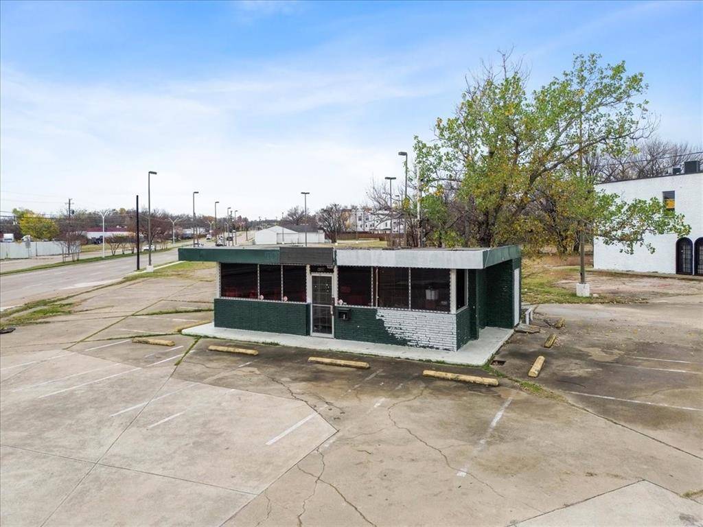 3333 Cedar Crest Boulevard, Dallas, TX 75203