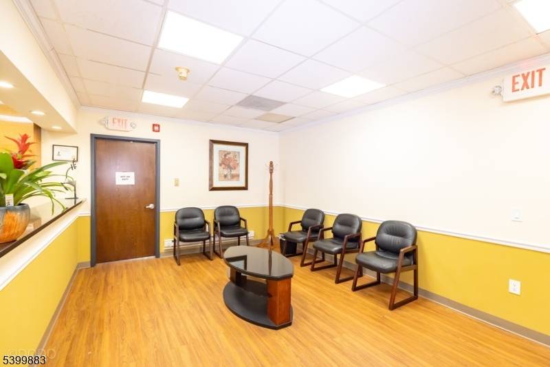 2 Lincoln Hwy-Unit100, Edison Twp., NJ 08820