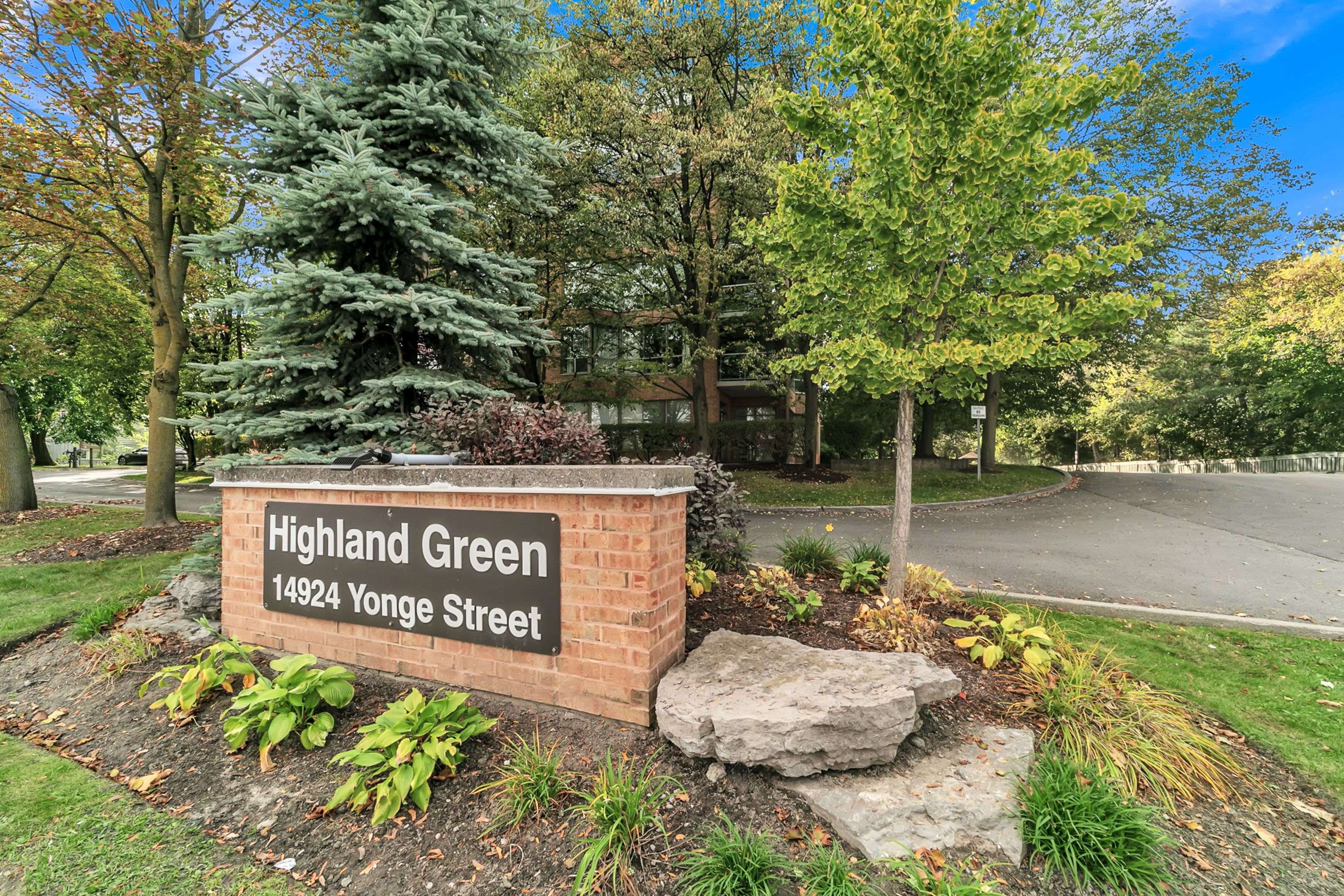 14924 Yonge ST #408, Aurora, ON L4G 6H7