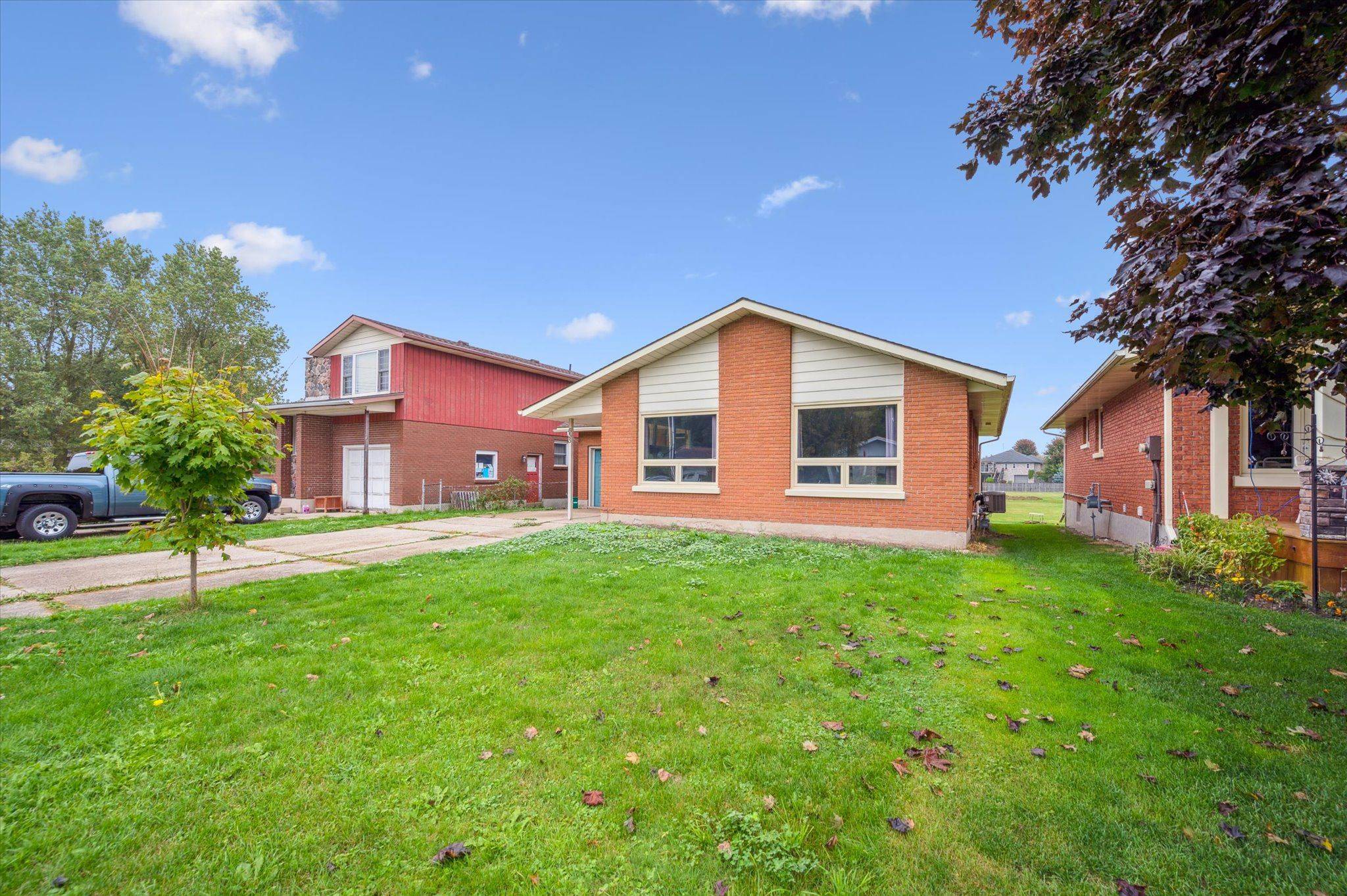 635 Raglan ST, Minto, ON N0G 2P0