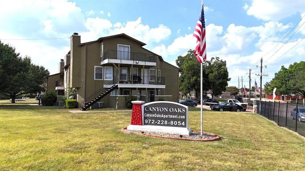 1001 Pecan Crossing Drive, Desoto, TX 75115