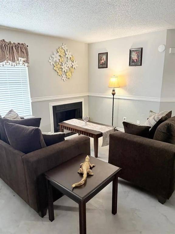 1001 Pecan Crossing Drive, Desoto, TX 75115