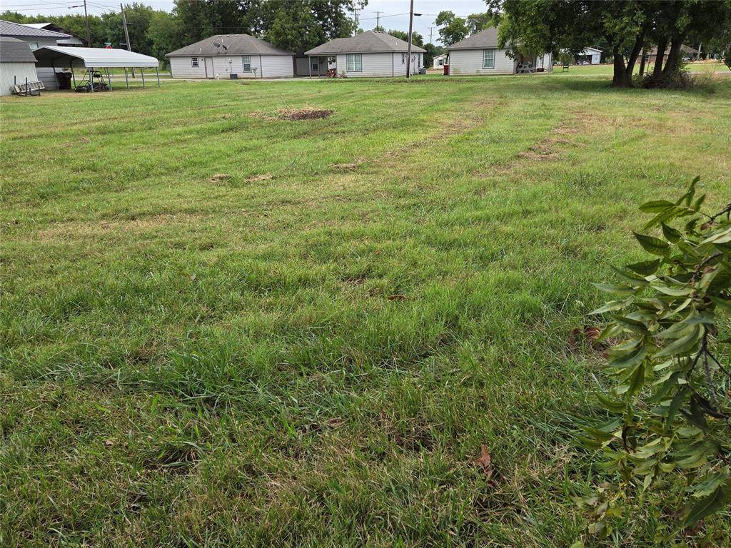 901 S 13th, Honey Grove, TX 75446