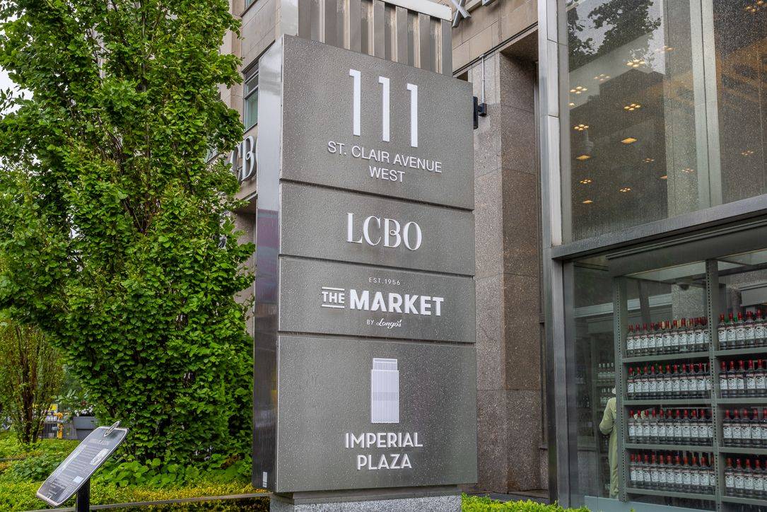 111 St Clair AVE W #1013, Toronto C02, ON M4V 1N5