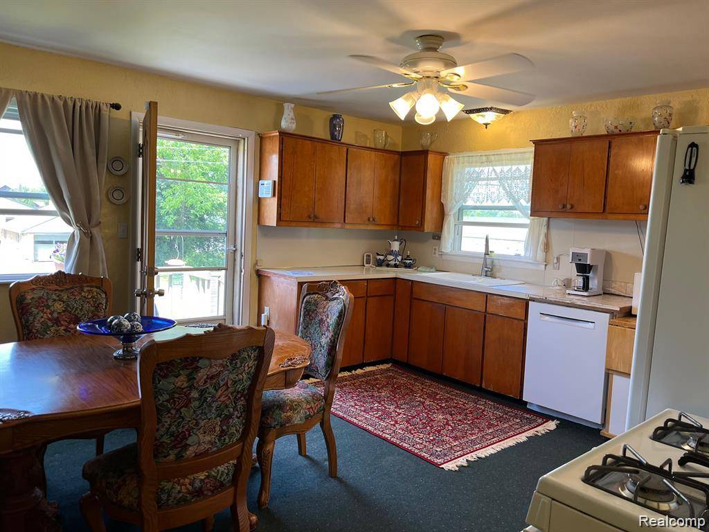 11424 W Corunna RD, Clayton Charter Township, MI 48449