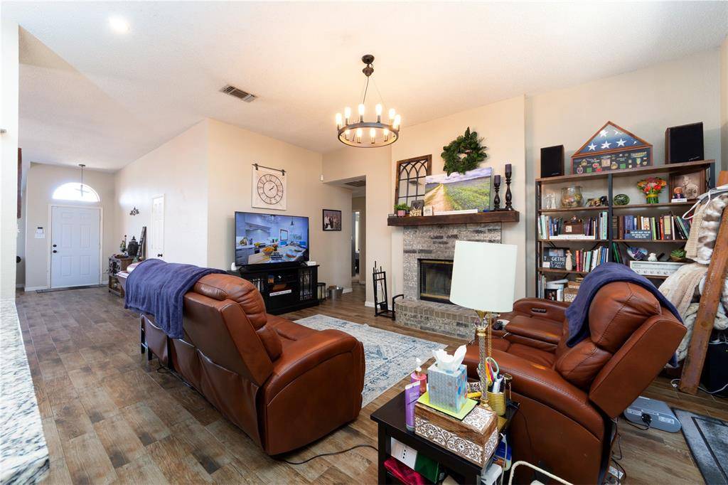 6004 Ten Wood Court, Arlington, TX 76018