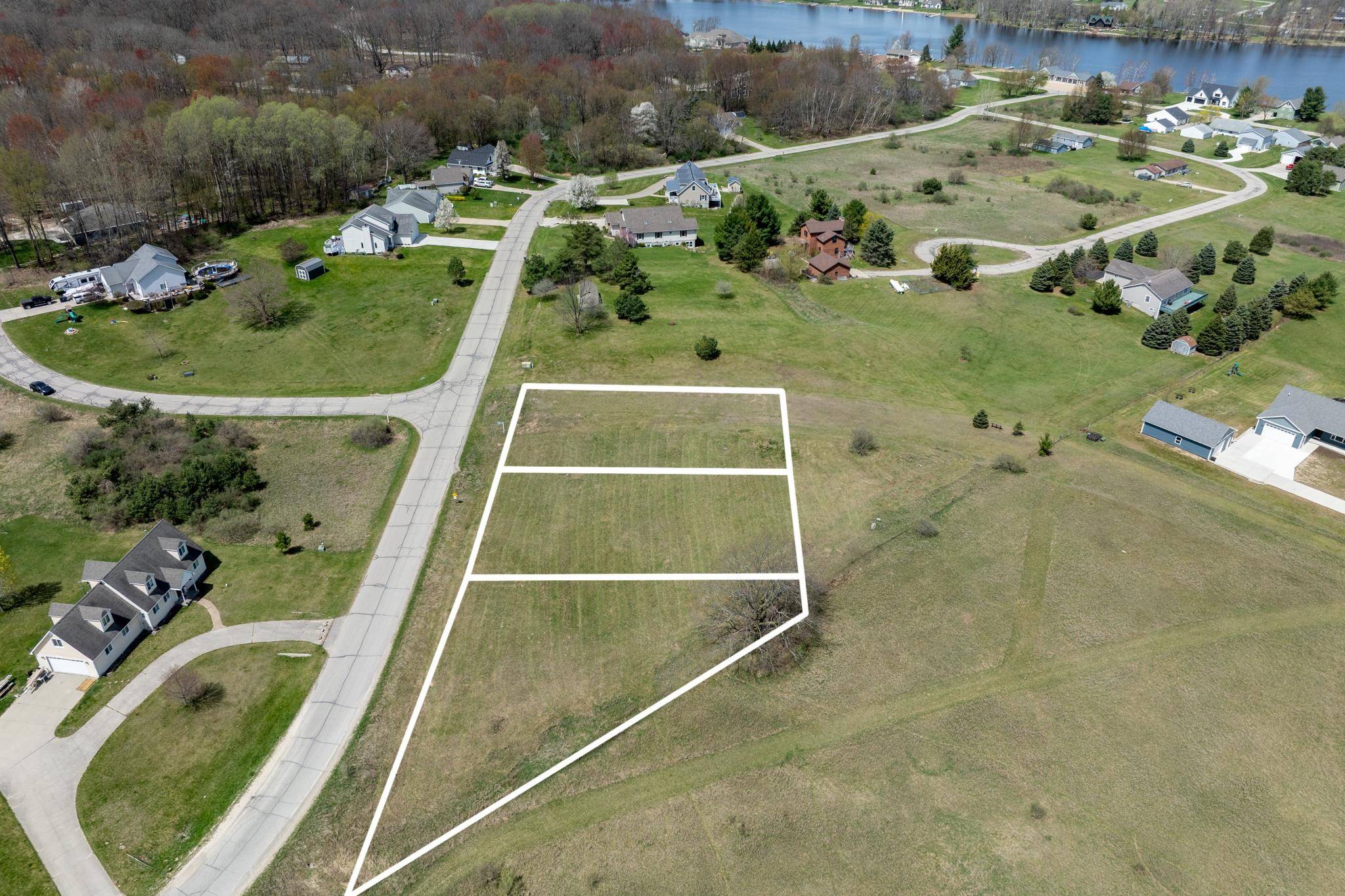 937-939-941 Brinton RD, Broomfield Twp, MI 48893