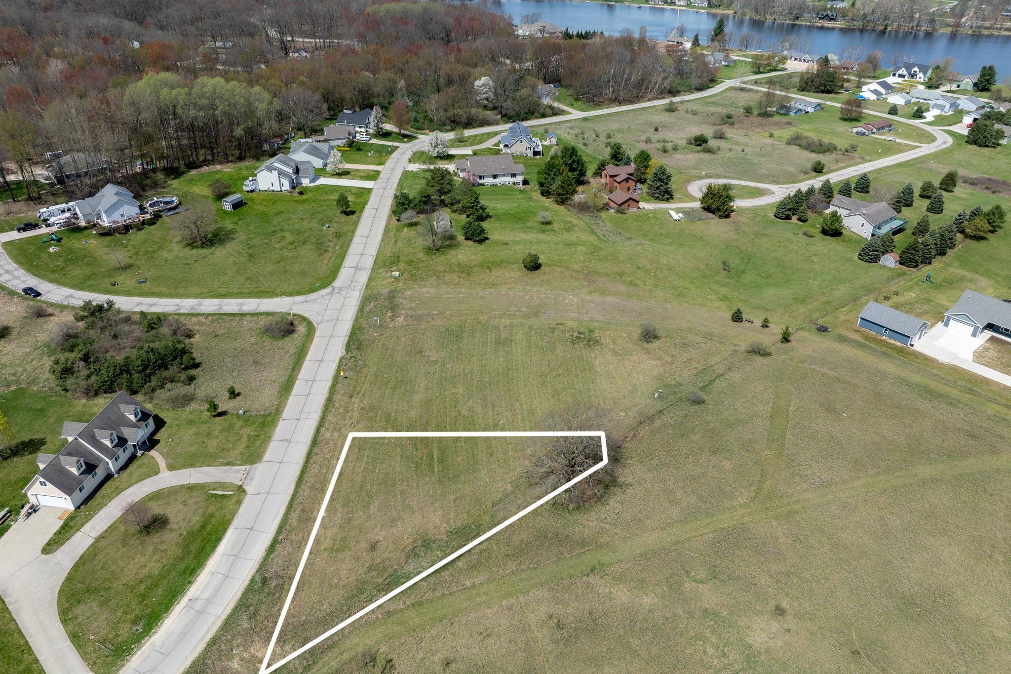 937-939-941 Brinton RD, Broomfield Twp, MI 48893