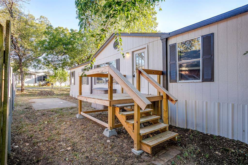 317 6th Street, Joshua, TX 76058