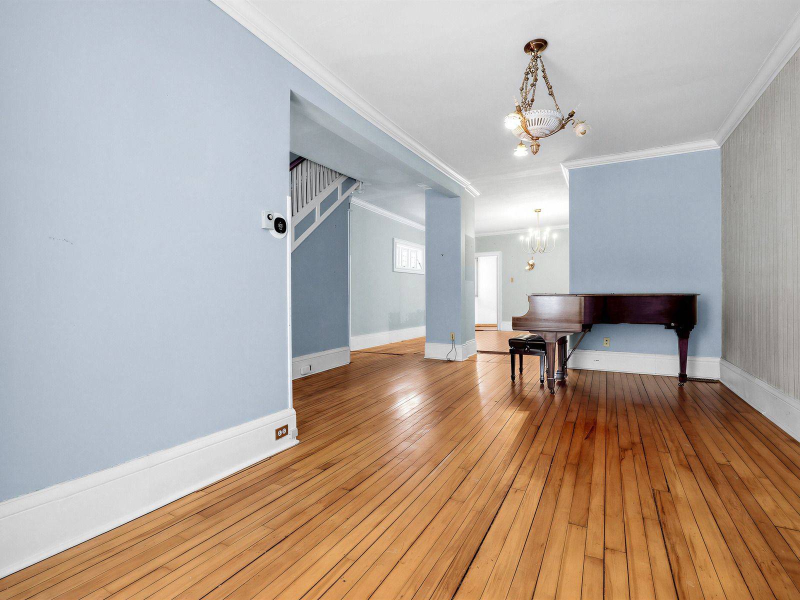 38 Walmsley BLVD, Toronto C02, ON M4V 1X6