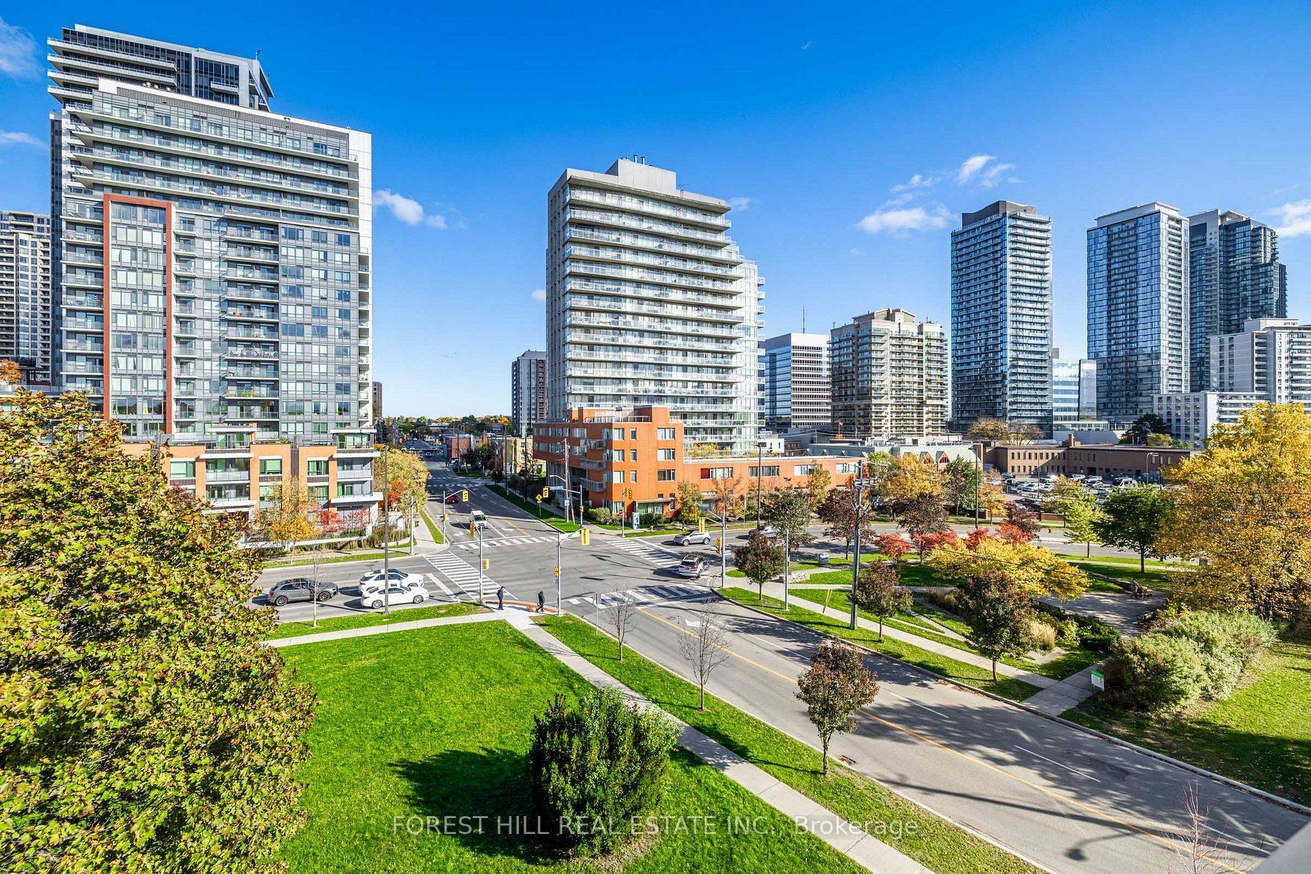 7 Flax Field LN, Toronto C07, ON M4G 1Y4