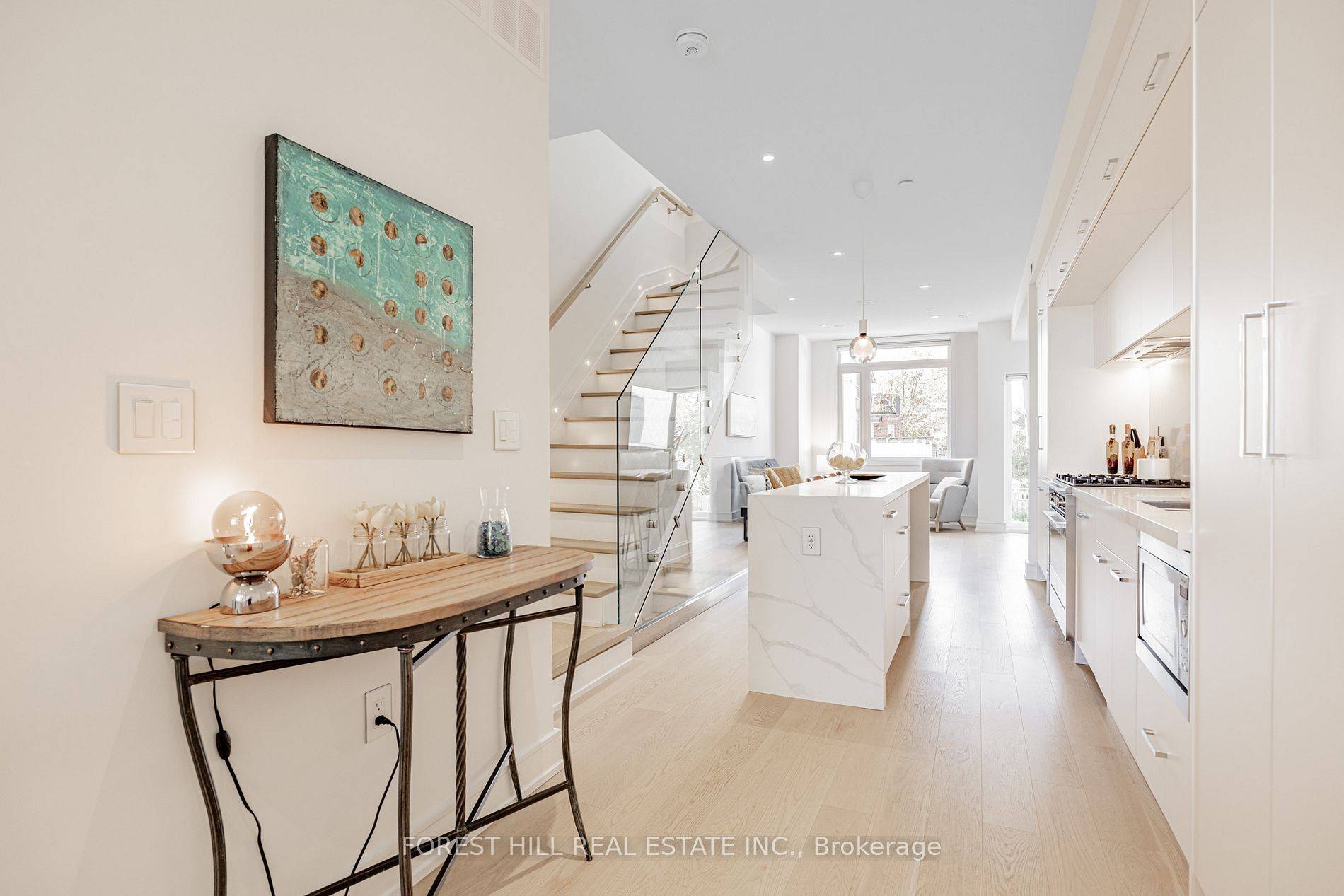 7 Flax Field LN, Toronto C07, ON M4G 1Y4