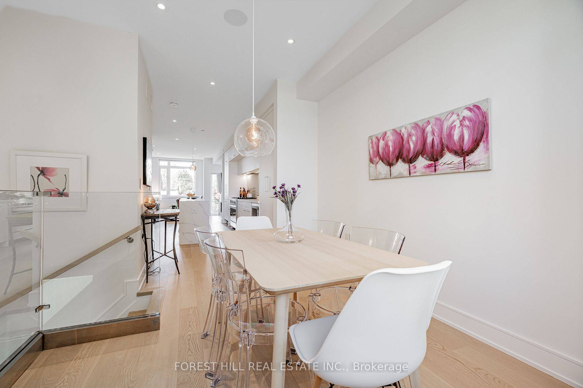 7 Flax Field LN, Toronto C07, ON M4G 1Y4