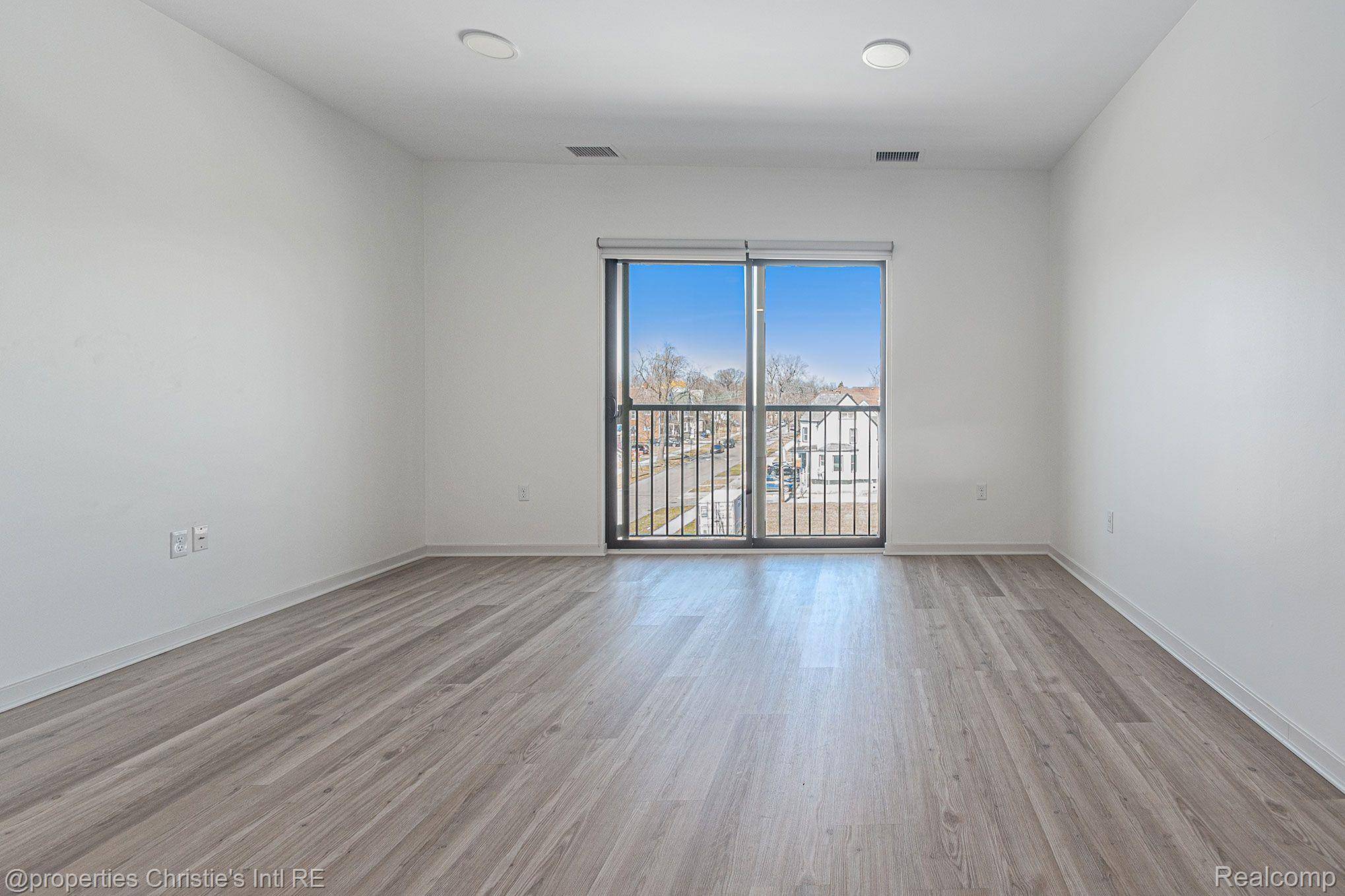 7410 KERCHEVAL ST #212, Detroit, MI 48214