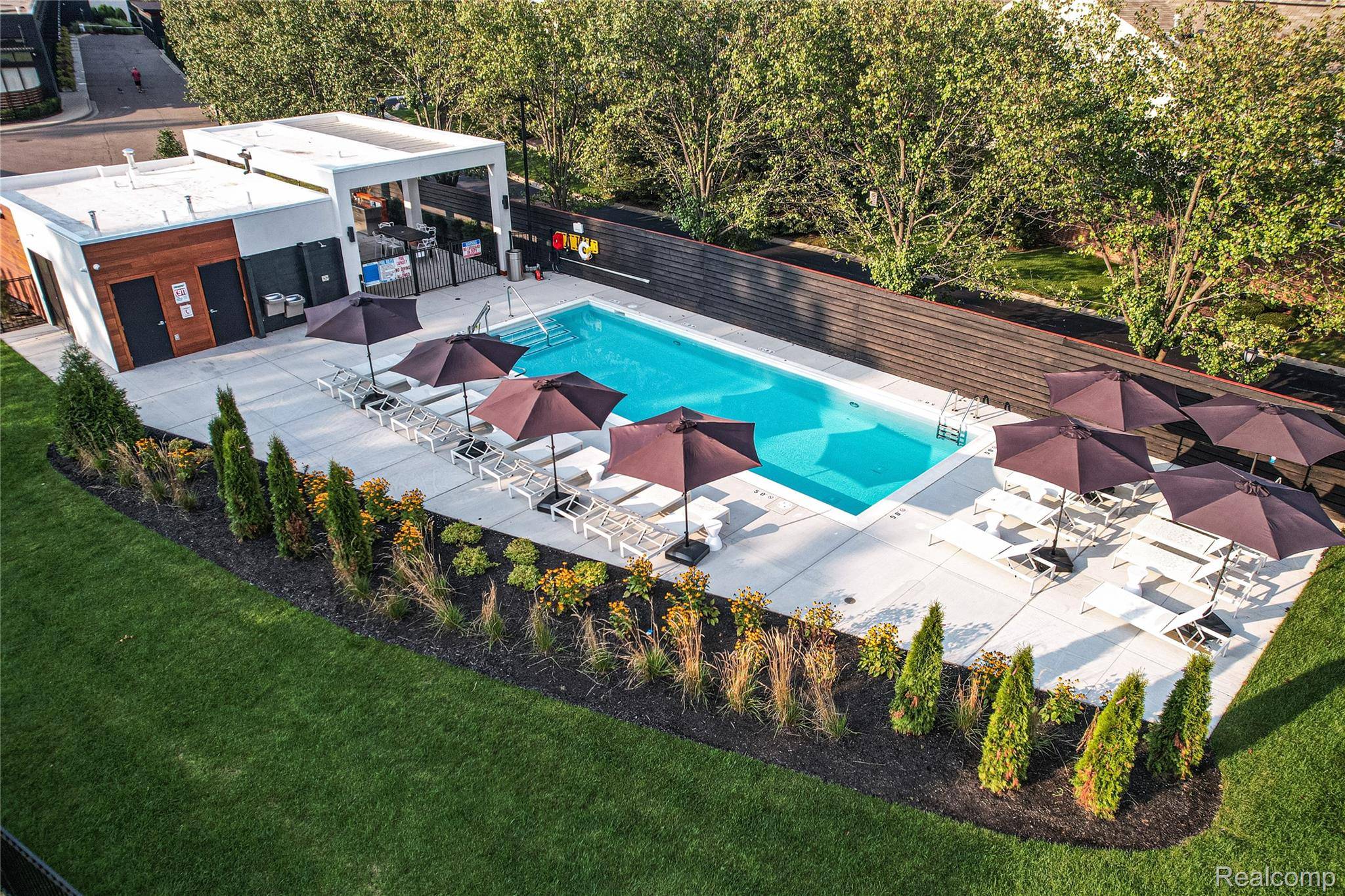 533 E Harrison AVE #20, Royal Oak, MI 48067