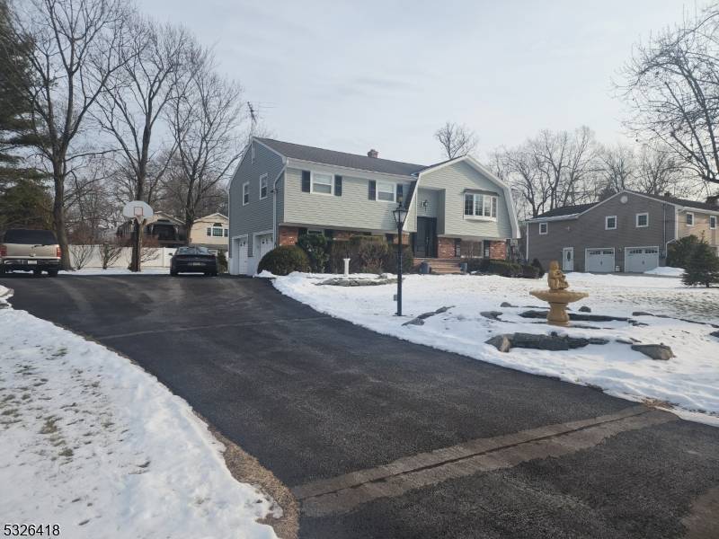 3 Harold Mathews Jr Ct, Butler Boro, NJ 07405