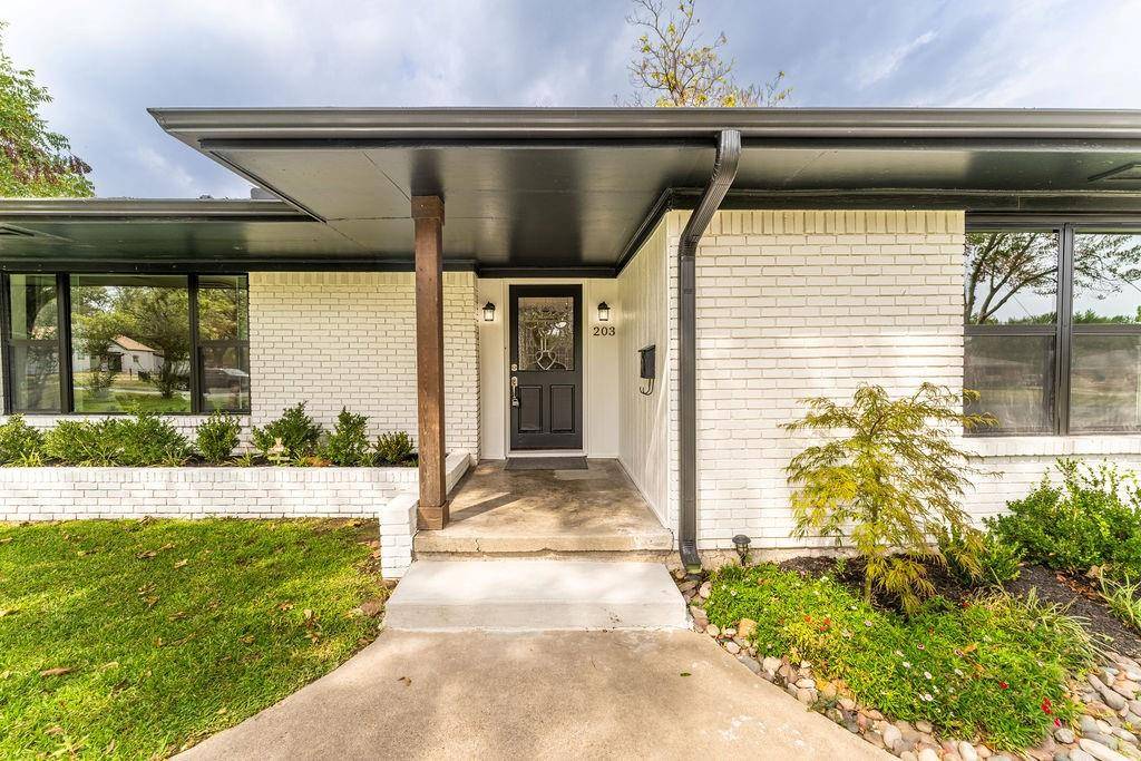 203 Walnut Street, Terrell, TX 75160