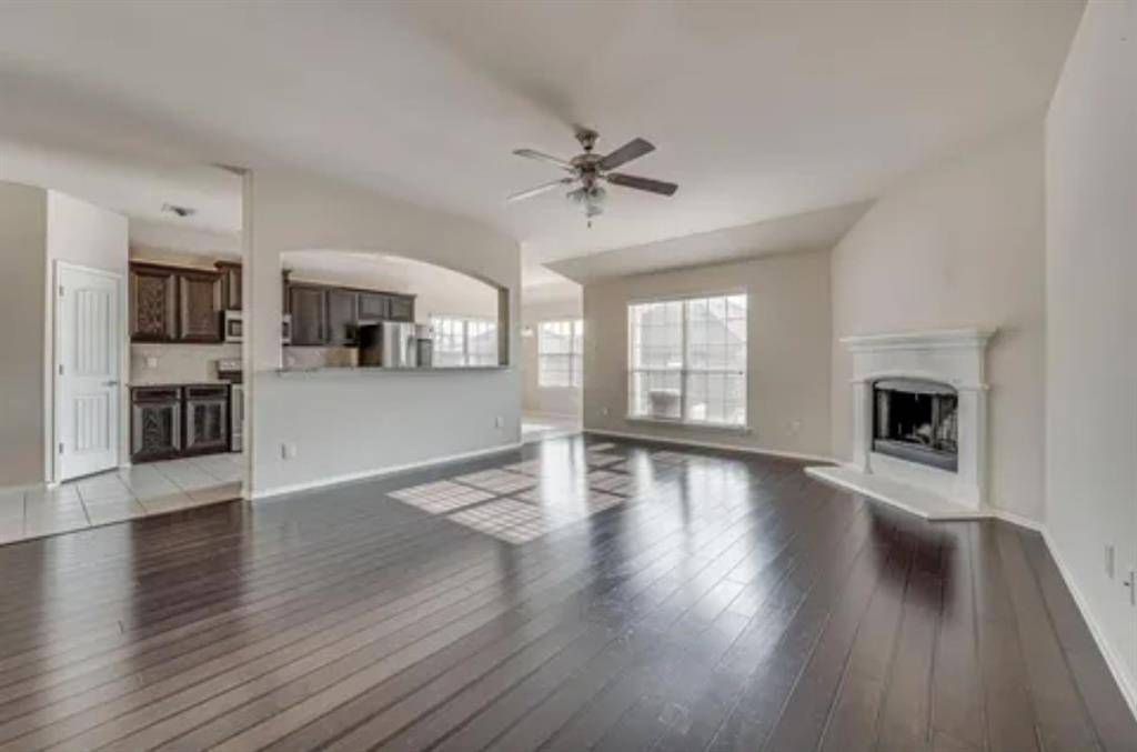 2184 Liriope Lane, Waxahachie, TX 75165