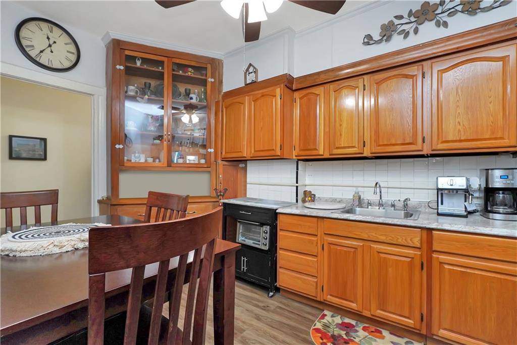 247 72nd ST, Brooklyn, NY 11209