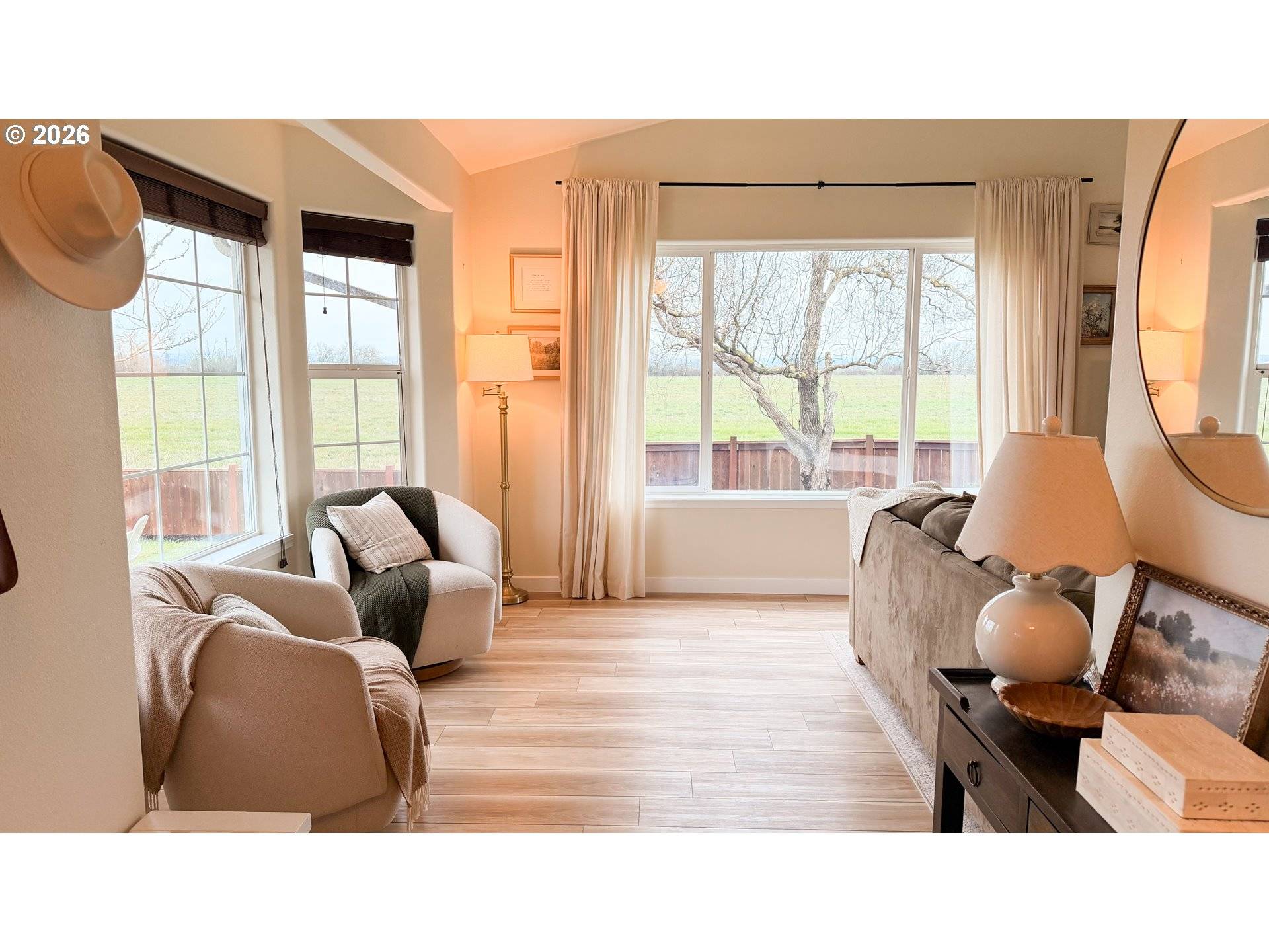 958 SMITH ST, Harrisburg, OR 97446