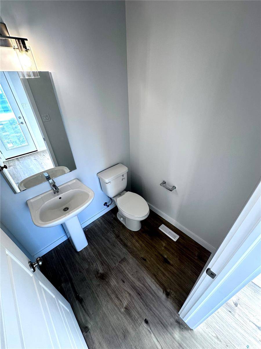 1121 Camden GARDENS, White City, SK S4L 0G1