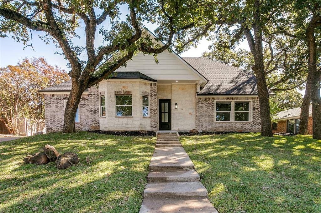 22 Lincolnshire Circle, Bedford, TX 76021