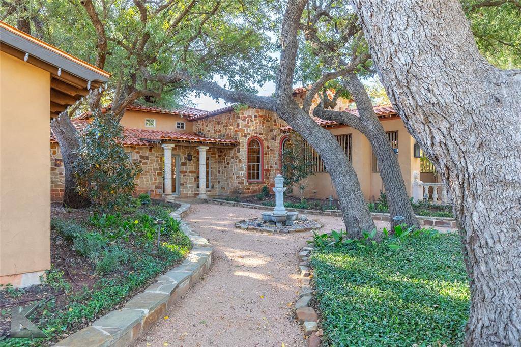 133 Paradise Road, Buffalo Gap, TX 79508