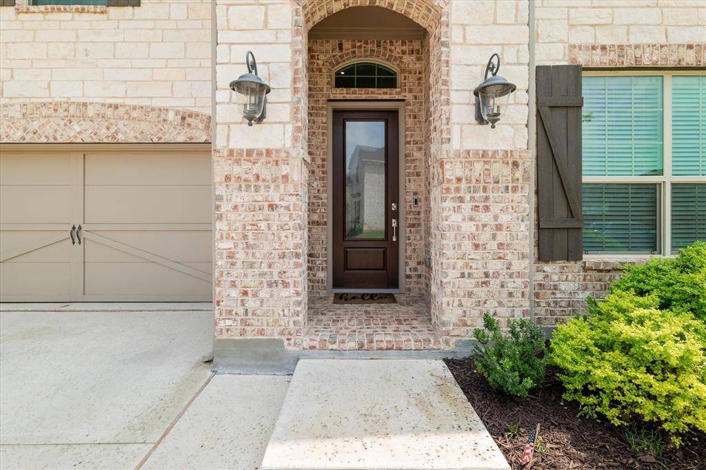 302 Dove Falls Drive, Argyle, TX 76226