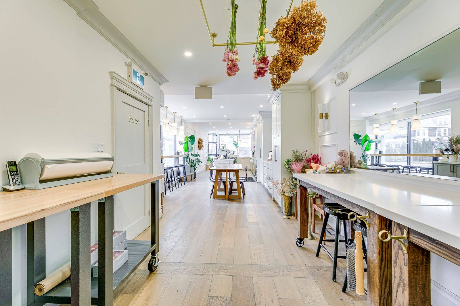 569 Crawford ST, Toronto C01, ON M6G 3K1
