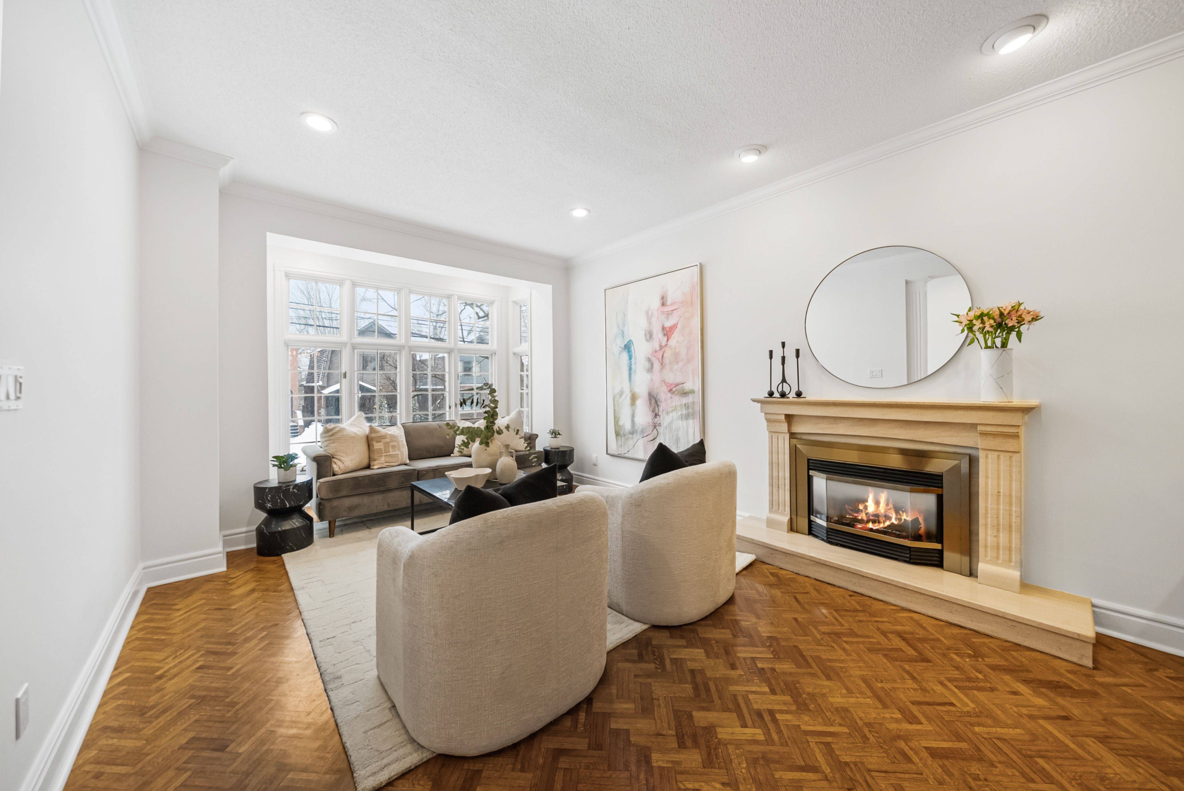 245 Hillsdale AVE E, Toronto C10, ON M4S 1T7