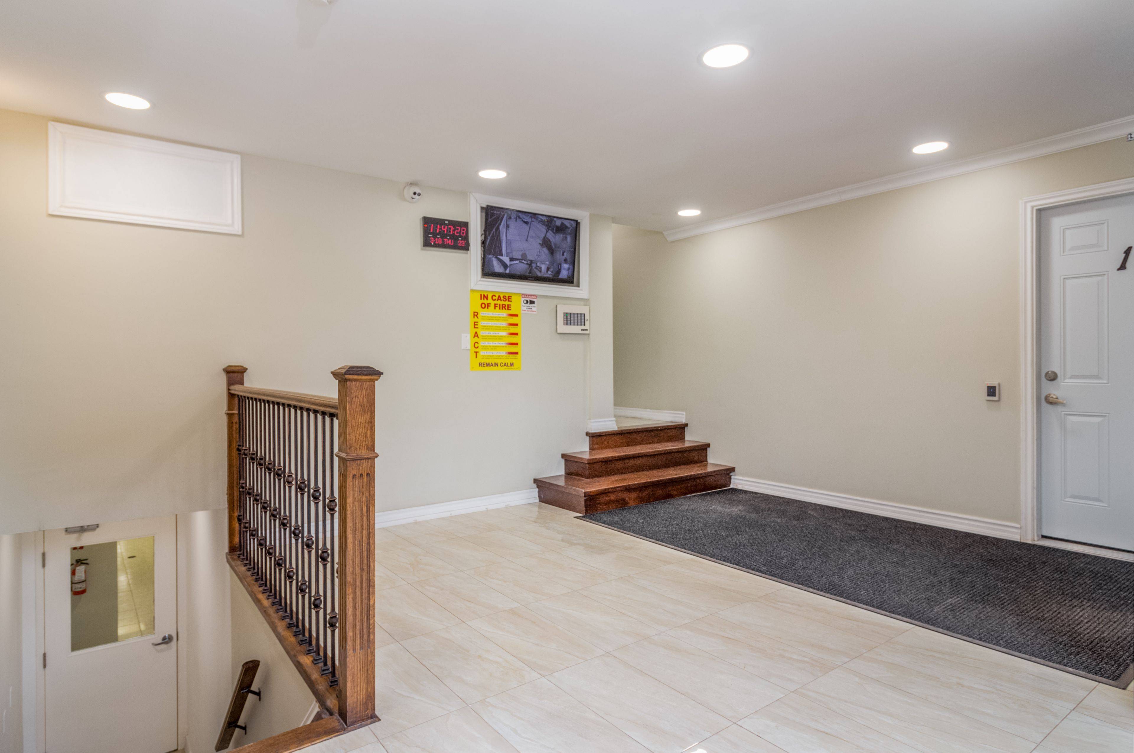 3263 Lake Shore BLVD W, Toronto W06, ON M8V 1M2
