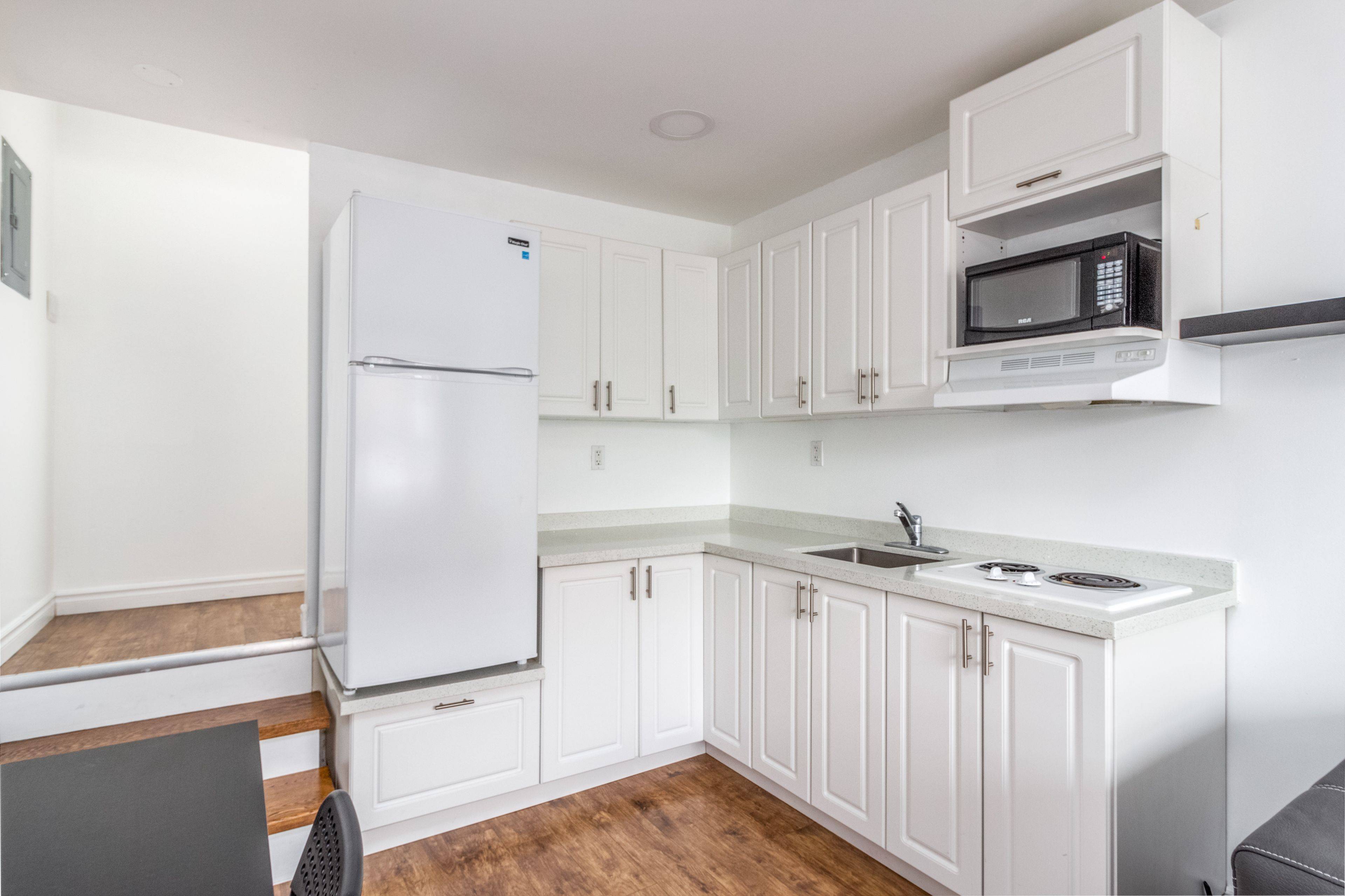 3263 Lake Shore BLVD W, Toronto W06, ON M8V 1M2