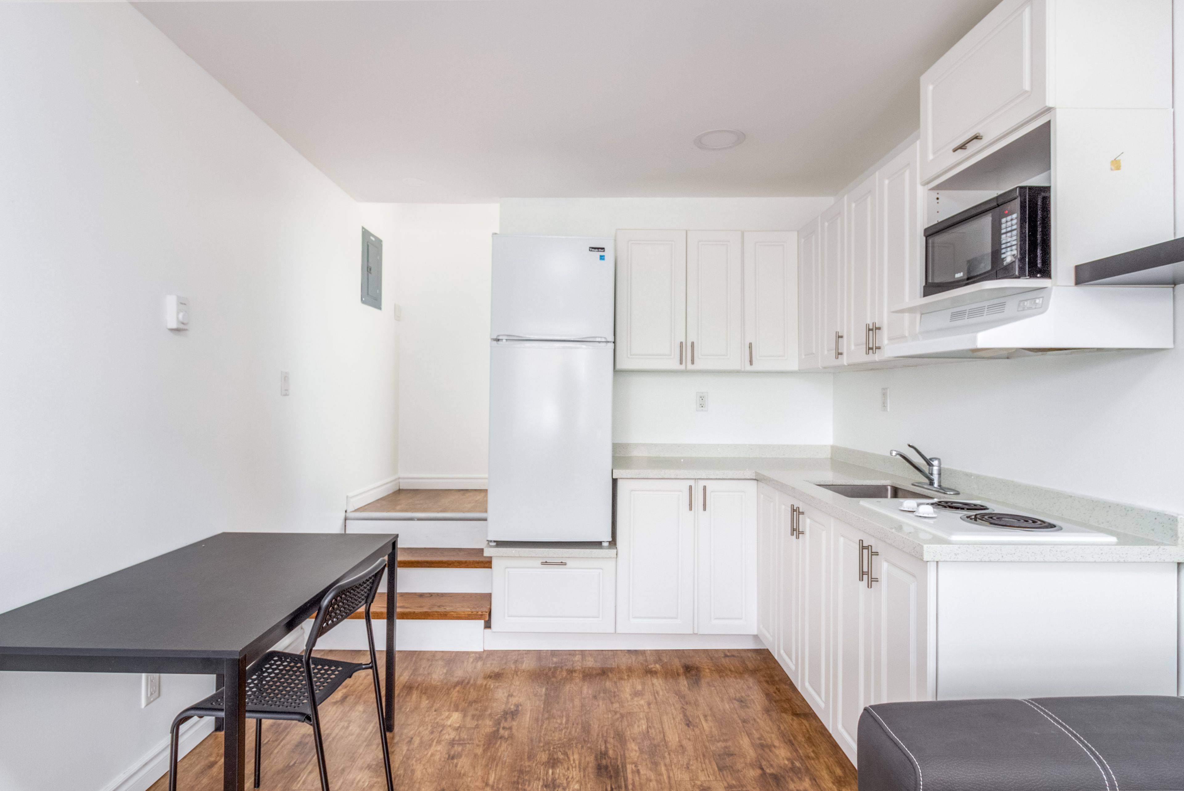 3263 Lake Shore BLVD W, Toronto W06, ON M8V 1M2