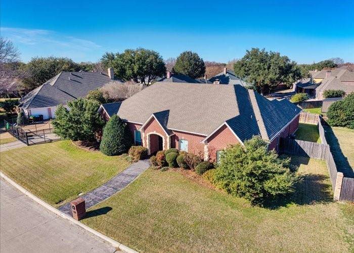 6600 Meadows West Drive S, Fort Worth, TX 76132
