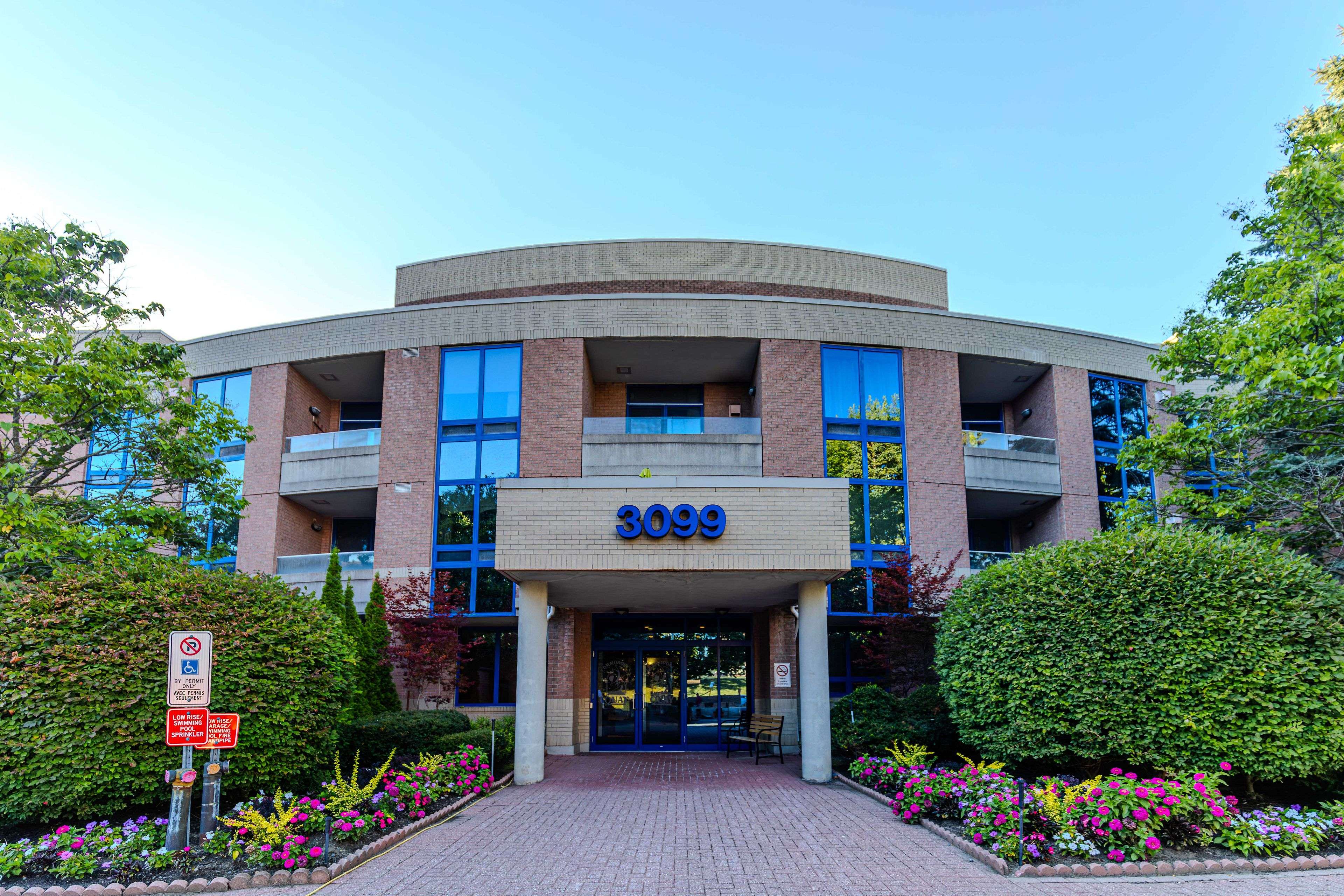 3099 Carling AVE #203, Crystal Bay - Rocky Point - Bayshore, ON K2H 5A6