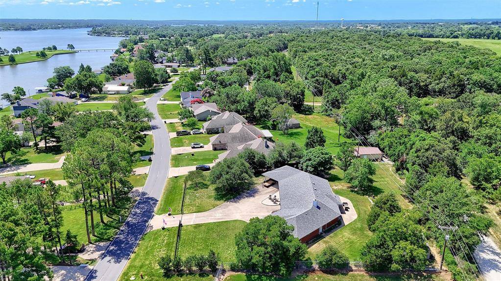 1246 Kiowa Drive W, Lake Kiowa, TX 76240