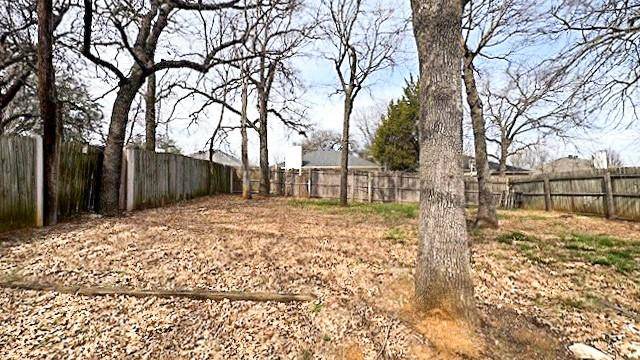 1302 Cardinal Oaks Drive, Mansfield, TX 76063