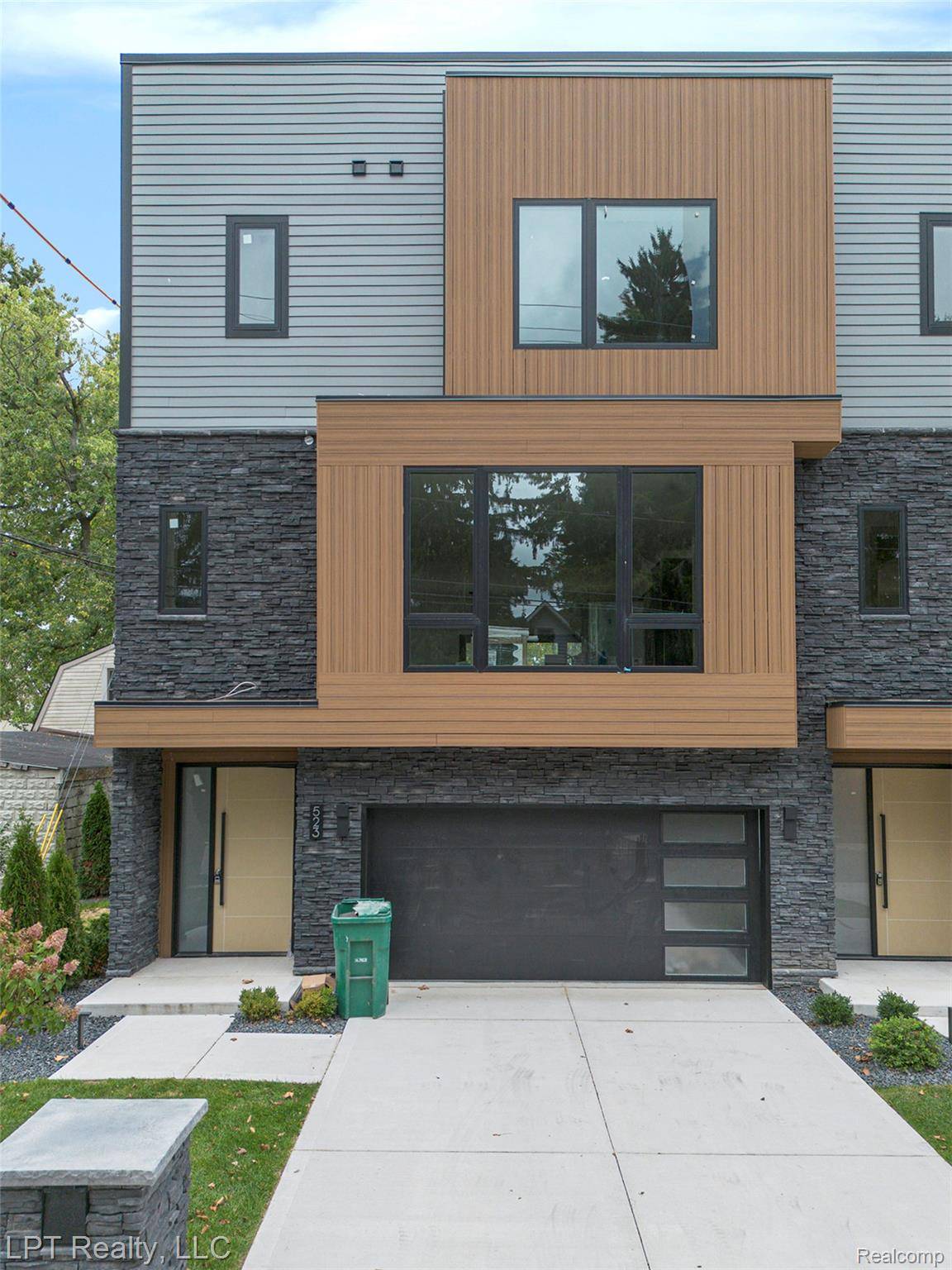 525 Walnut ST, Brighton, MI 48116