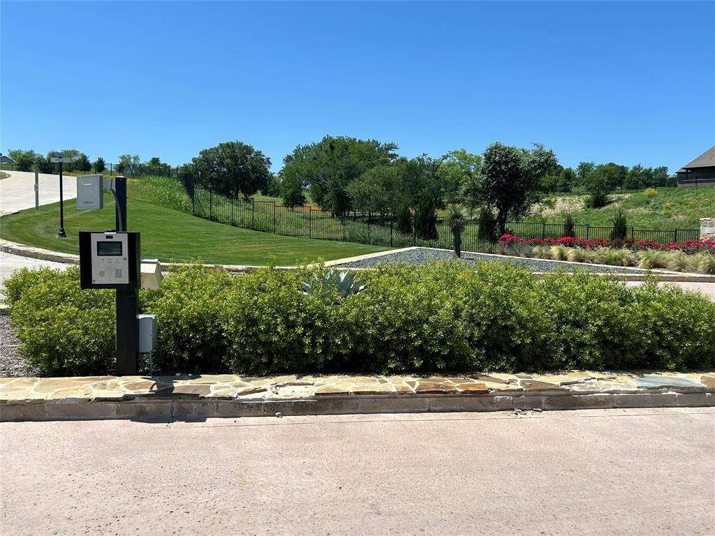 2000 Hidden Bluff Drive, Aledo, TX 76008