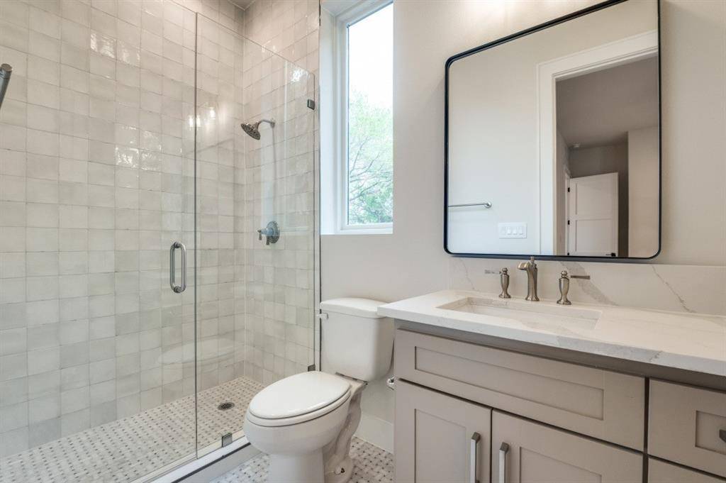 250 E Dallas Road #119, Grapevine, TX 76051