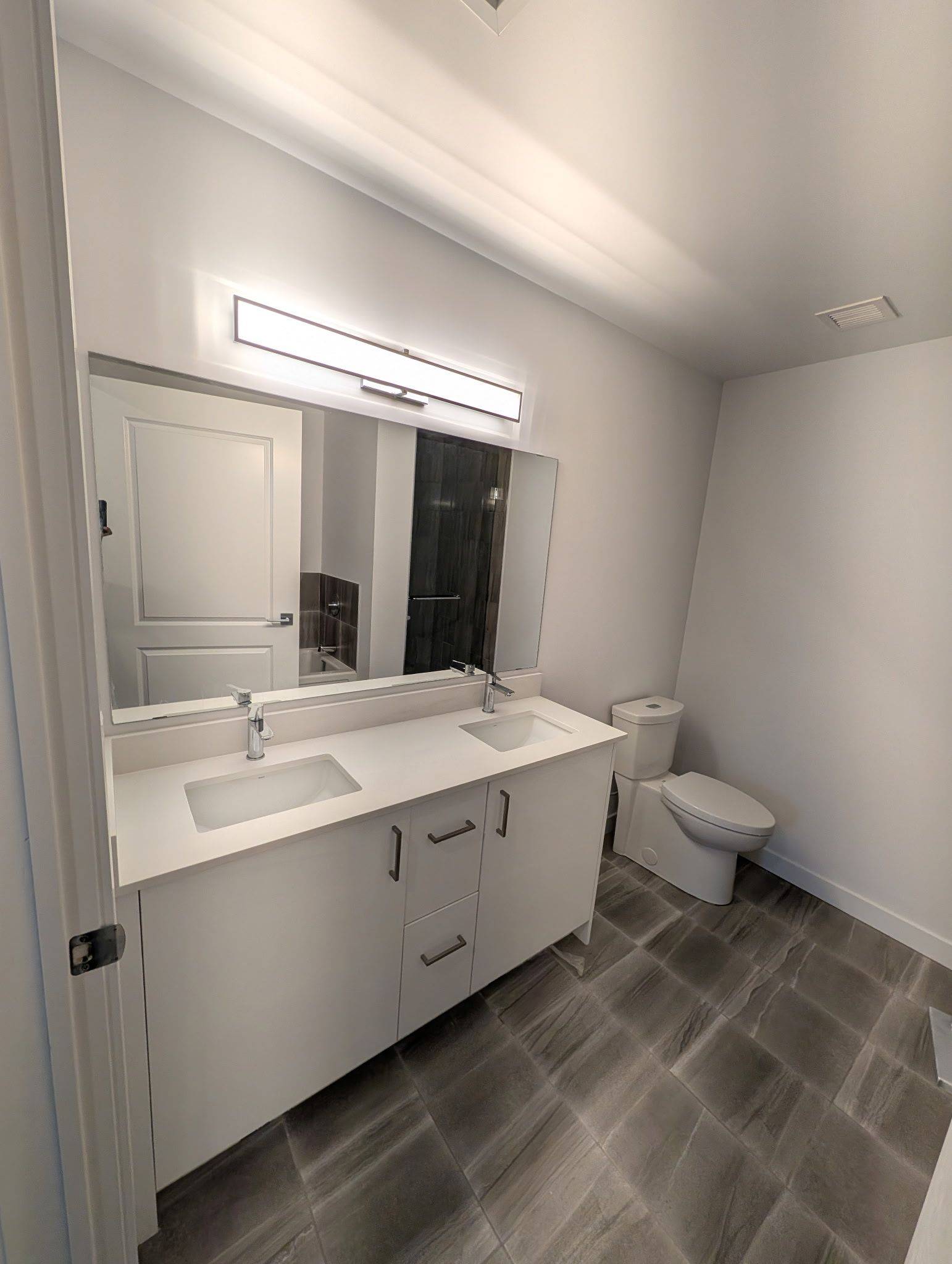 7549 Kaler RD #302, Niagara Falls, ON L2H 2Y6