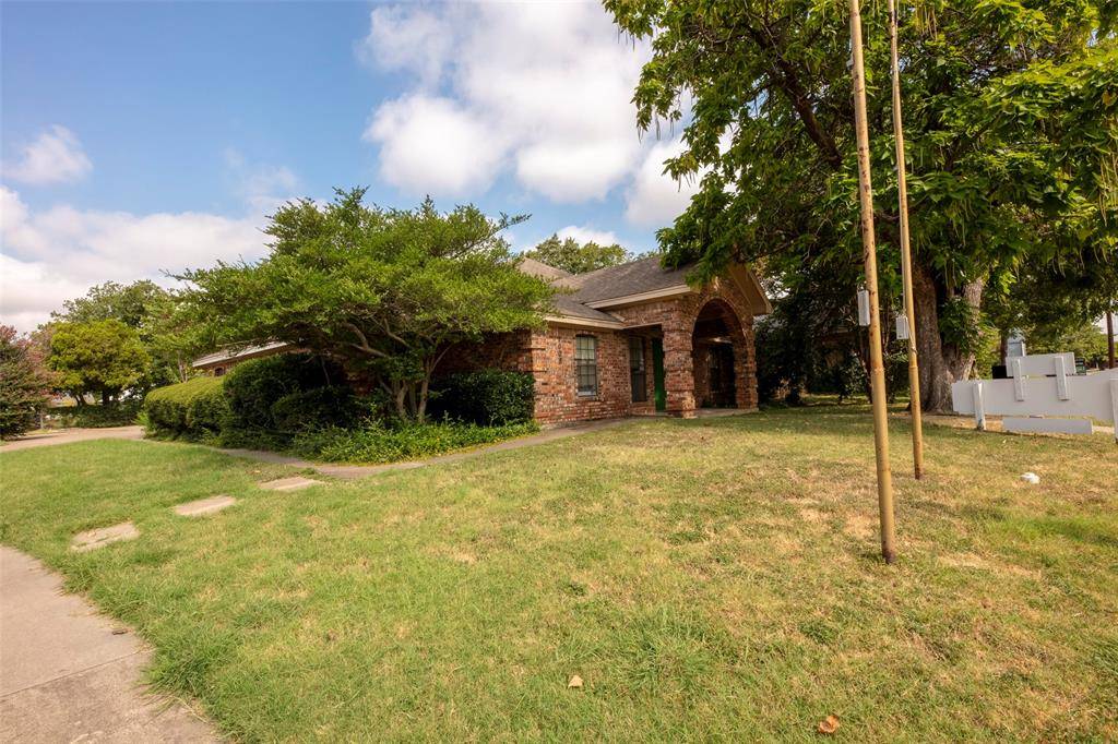 1005 N Elm Street, Denton, TX 76201