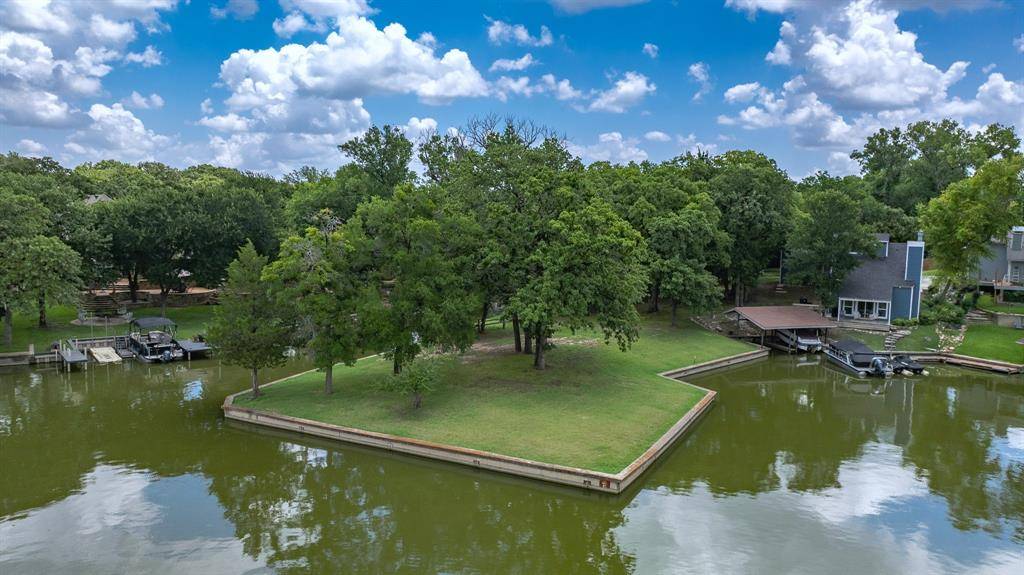 504 Harbor Drive S, Azle, TX 76020