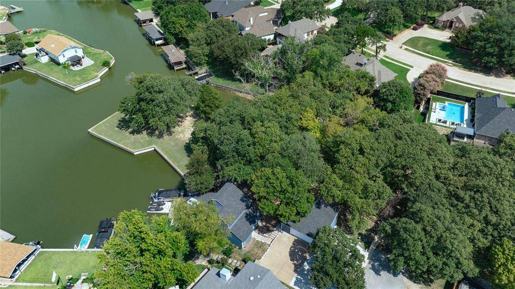 504 Harbor Drive S, Azle, TX 76020