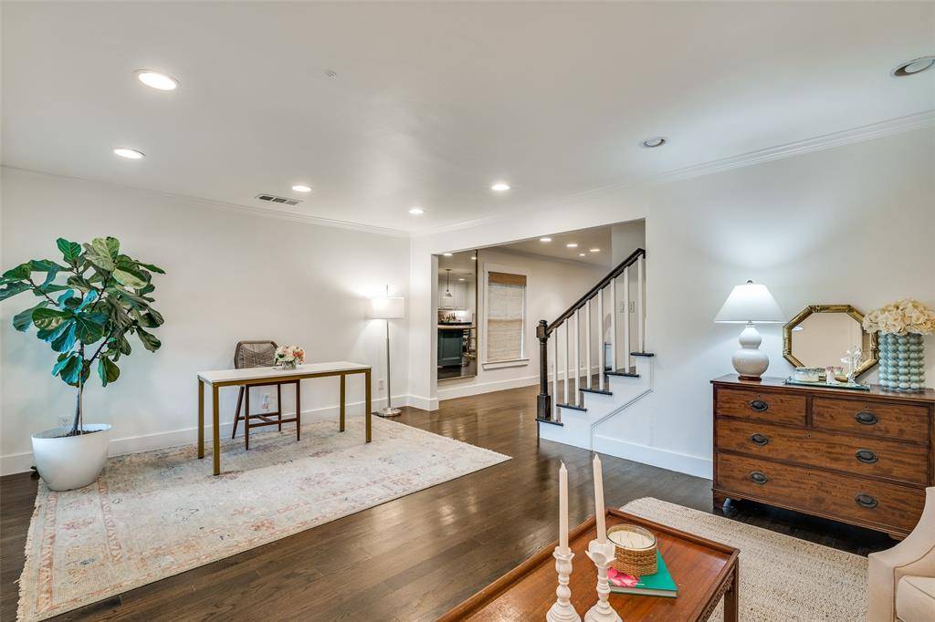 5947 Goodwin Avenue, Dallas, TX 75206