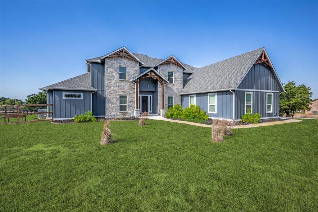 172 Cowan Crossing, Alvord, TX 76225