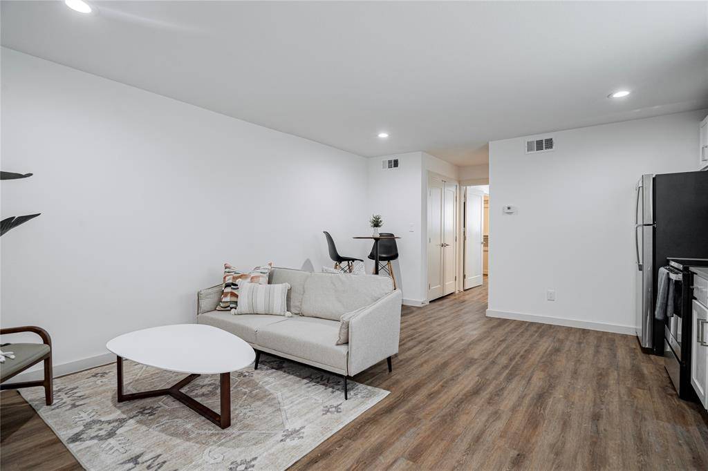 125 E 8th Street #205, Dallas, TX 75203