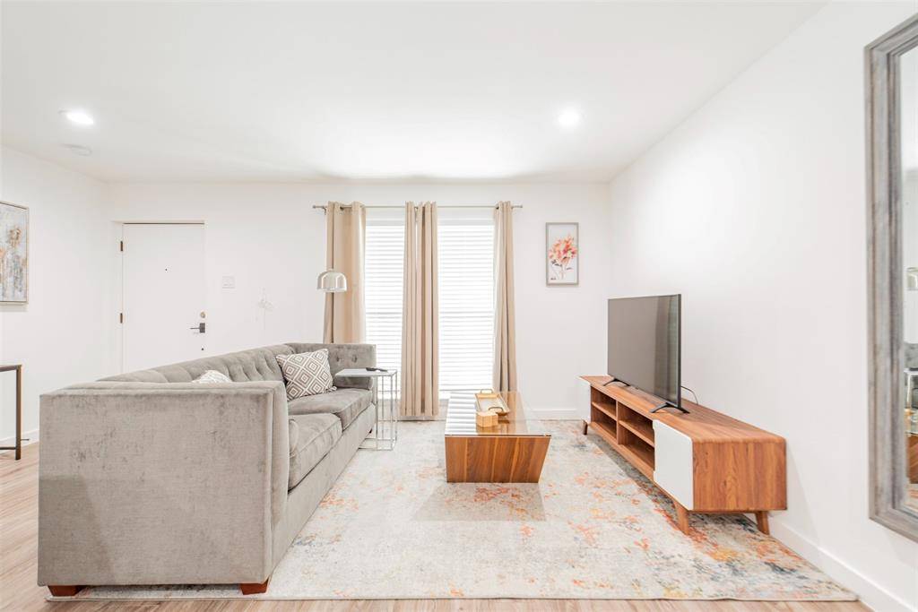 606 N Marsalis Avenue #210, Dallas, TX 75203