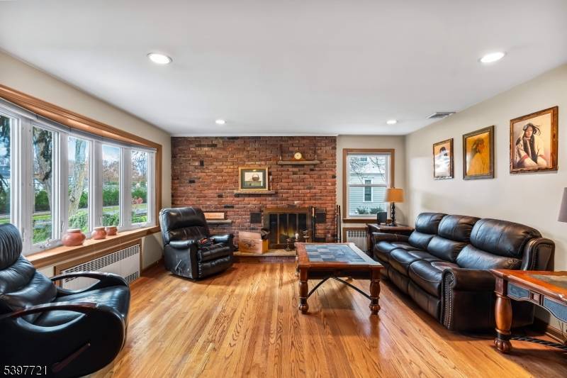 163 Briarwood Rd, Florham Park Boro, NJ 07932